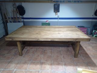 Mesa rústica grande de madera