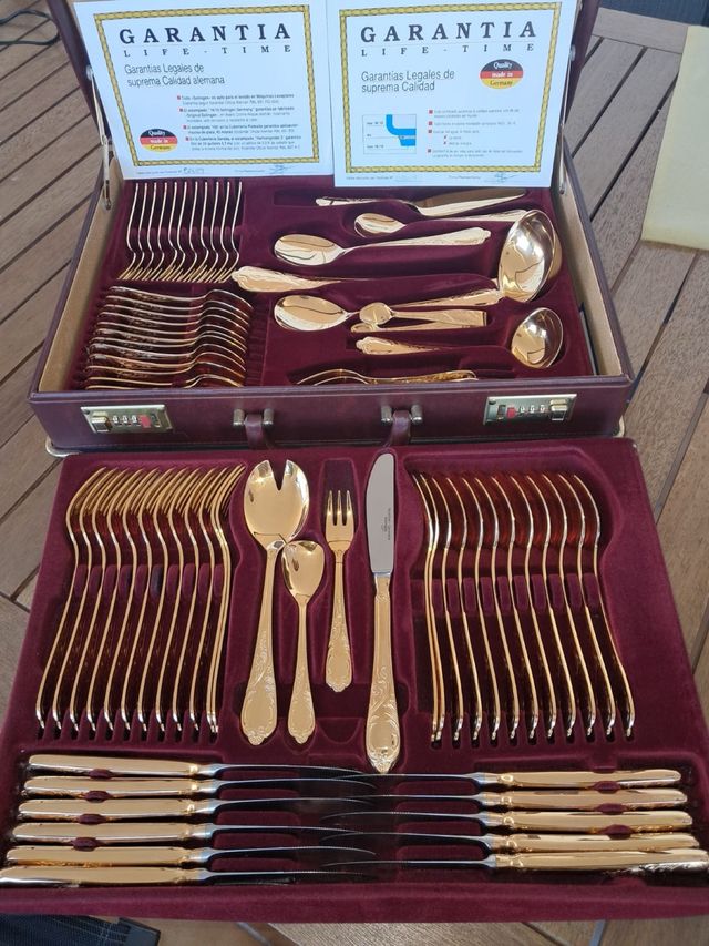 Cubertería de oro 72 piezas