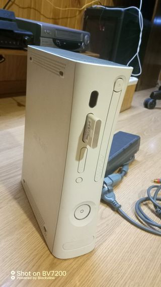 Xbox 360 blanca + 2 mandos