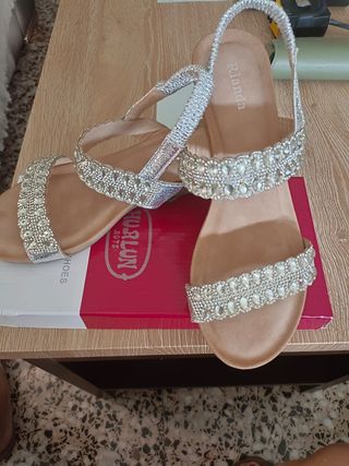 Sandalias Rianda Plata, y zapatos tacón megros