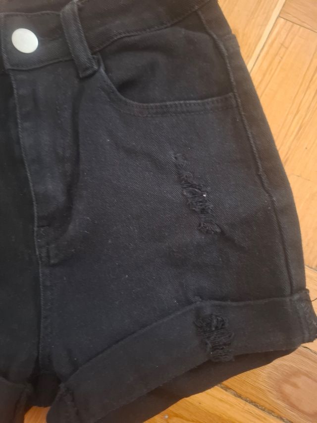 Shorts vaqueros negros rotos