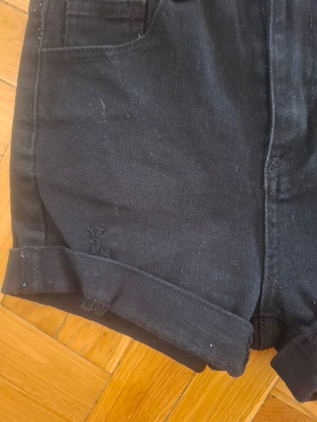 Shorts vaqueros negros rotos
