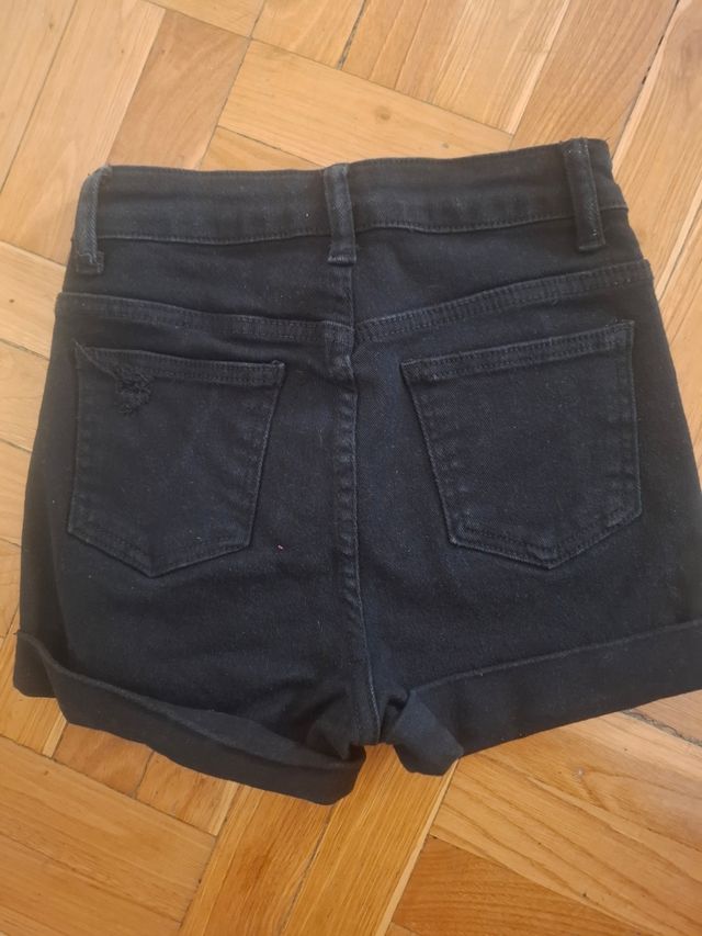 Shorts vaqueros negros rotos