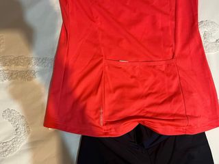 Conjunto ciclismo mujer:culotte S,camiseta M.NUEVO