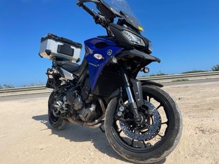 Yamaha Tracer MT-09: Moto Azul
