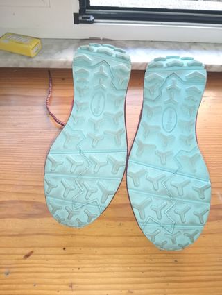Zapatillas Mountain n38 rojas y verde agua