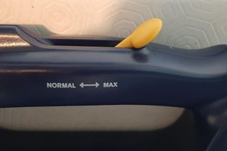 Grapadora multiusos con grapas y clavos