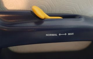 Grapadora multiusos con grapas y clavos