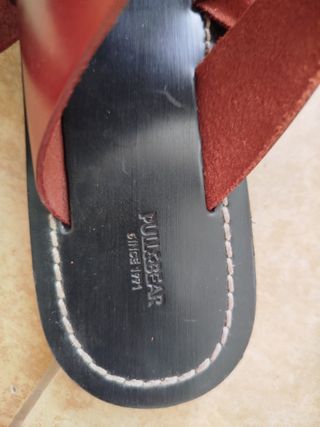 Sandalias Pull&Bear cuero rojas 36
