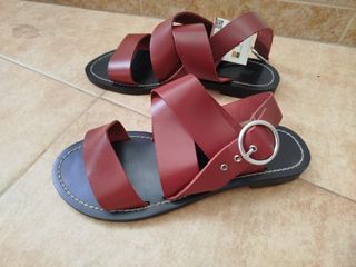 Sandalias Pull&Bear cuero rojas 36