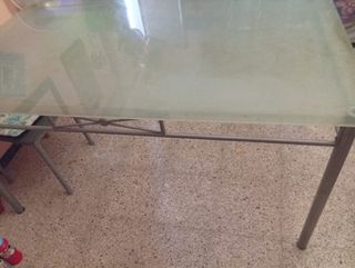 Mesa cristal + 6 sillas metal