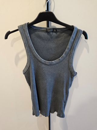 Top Stradivarius gris - Talla S
