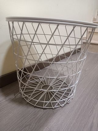 Mesa auxiliar IKEA blanca