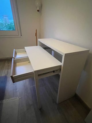 Mesa escritorio extensible blanca con 2 cajones