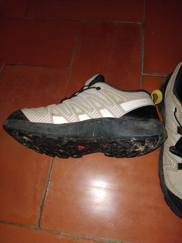 Zapatillas Salomon Senderismo, talla 33 para niñas