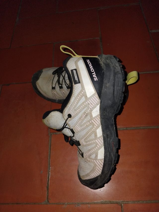 Zapatillas Salomon Senderismo, talla 33 para niñas