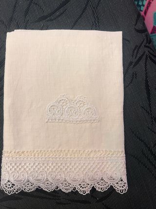 Tovagliette ricamate cotone bianco 8 euro ciascuno