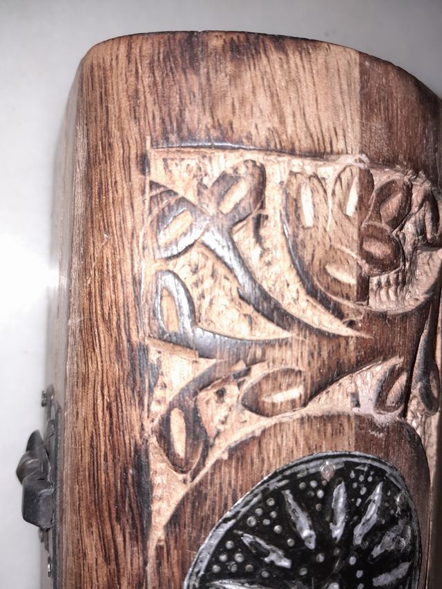 Joyero madera tallada