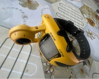 Reloj Anemómetro Wisemann Klein Amarillo