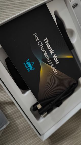 Tableta Gràfica 
Huion HS64 + Regalo