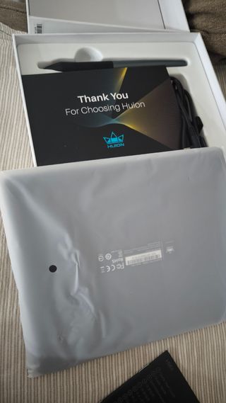 Tableta Gràfica 
Huion HS64 + Regalo