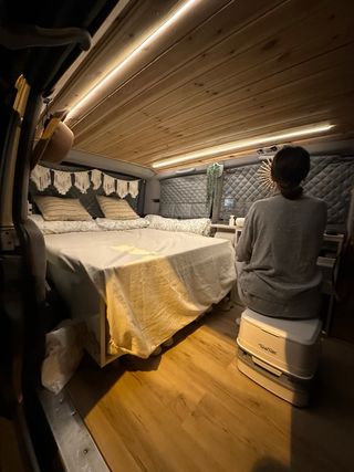 Mercedes-Benz v220 Camper Luxury