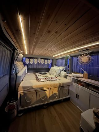 Mercedes-Benz v220 Camper Luxury