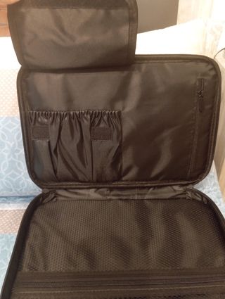 Maletín de  maquillaje negro
Totalmente nuevo 