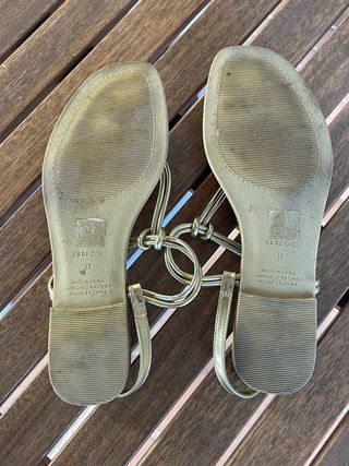 Sandalias doradas Parfois 37