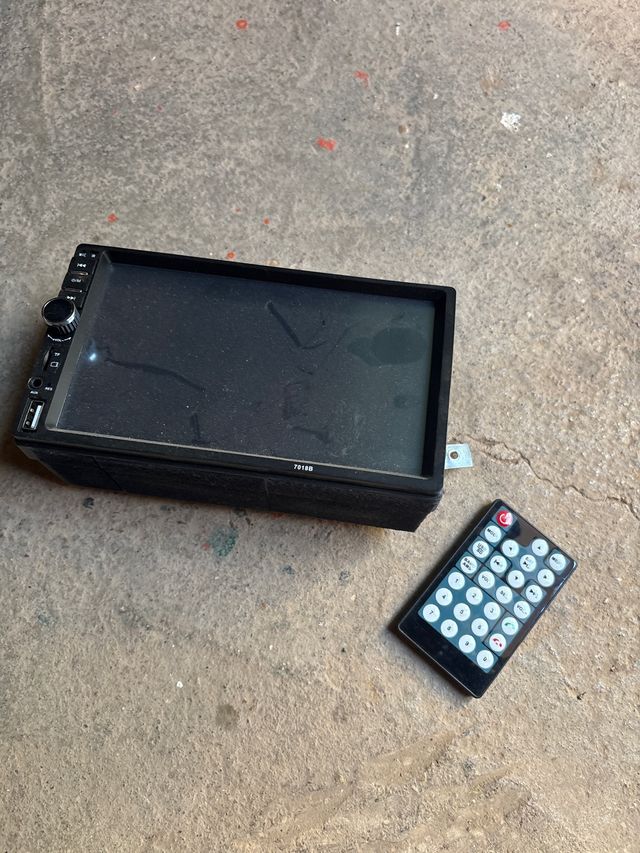 Radio Coche 7018B - Pantalla táctil