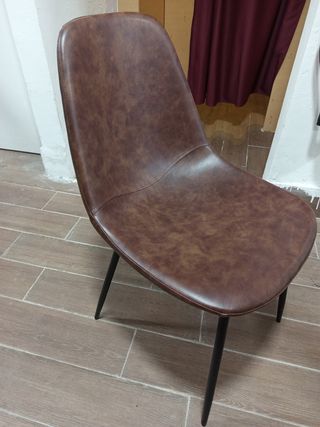 Silla marrón estilo vintage