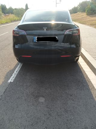 Tesla model Y 2022