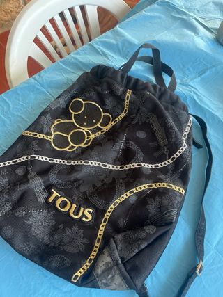 Mochila Tous negra y dorada