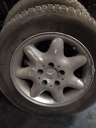 4 Llantas Mercedes 15" usadas