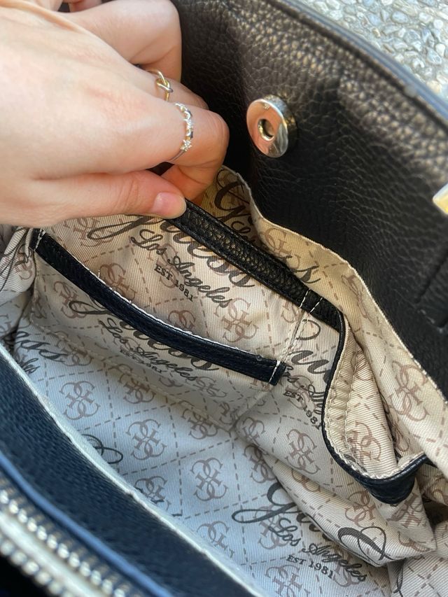 Borsa a mano Guess beige e nera