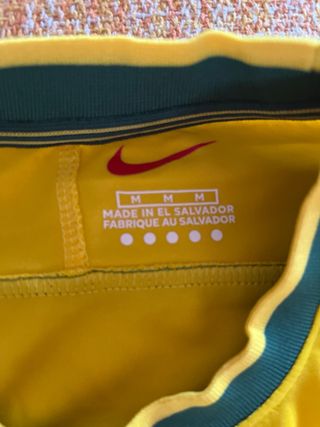Camiseta Nike amarilla fútbol