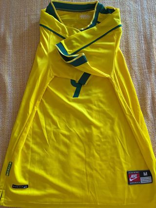 Camiseta Nike amarilla fútbol