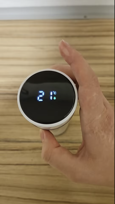 Termo blanco metalico