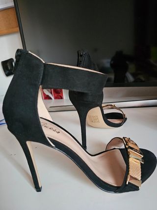 Zapatos tacón alto negros