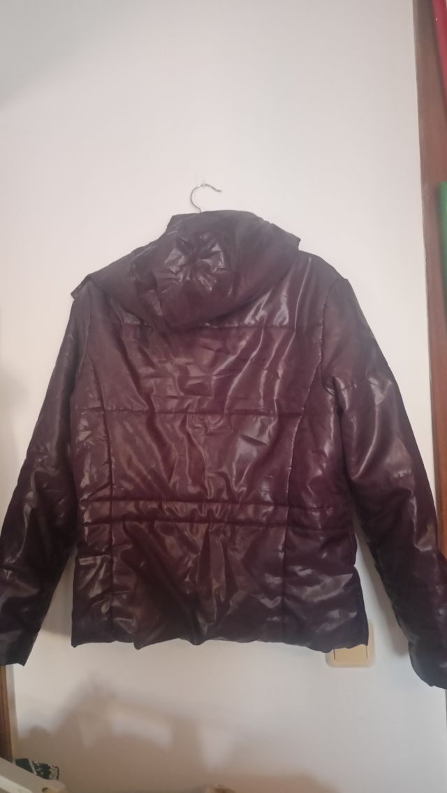 Cazadora acolchada morada