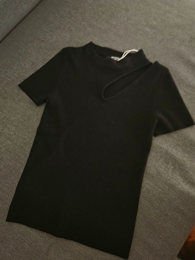 Top negro c/escote - Talla xs