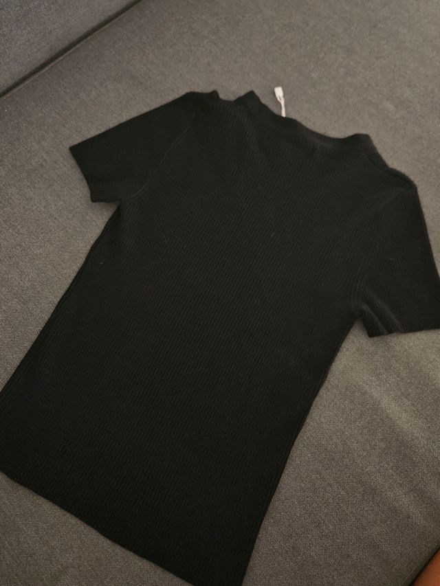 Top negro c/escote - Talla xs