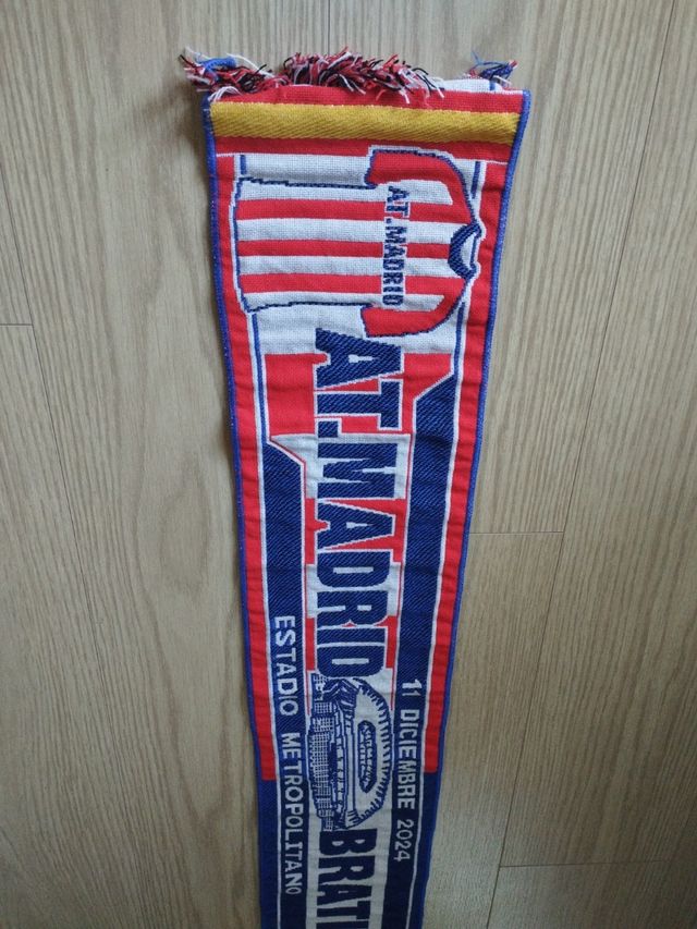 Excelente bufanda Atlético Madrid Bratislava :)