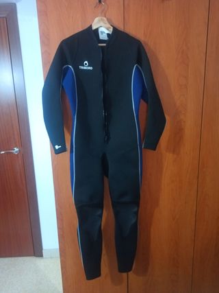 Traje neopreno Tribord talla L y escarpines 40