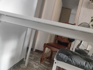 Mesa blanca.
