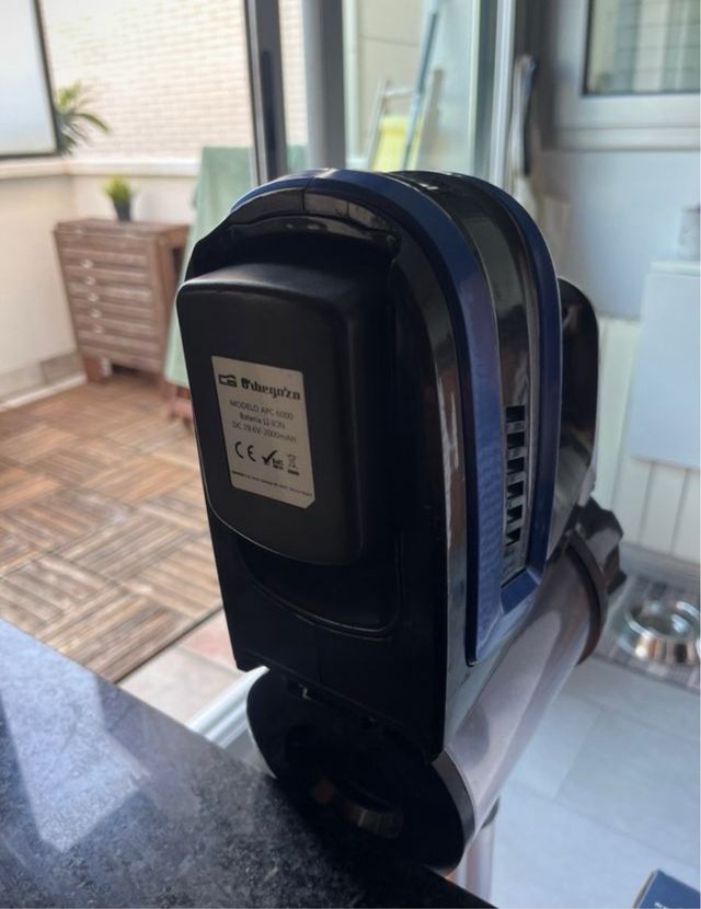 Aspiradora escoba Orbegozo APC 6000