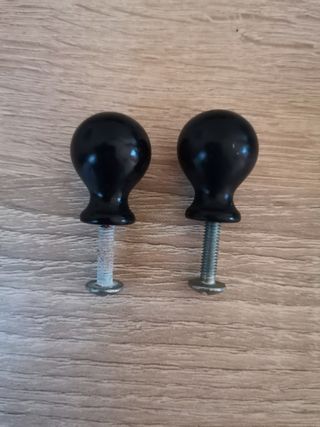 Tiradores madera y metal y porcelana