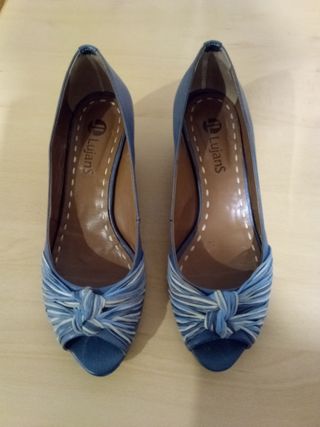 Zapatos Lujan's tacón bajo azules