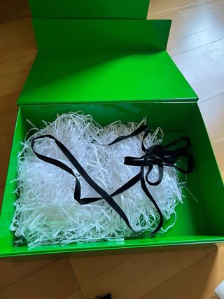 Bottega Veneta - Caja y bolsa verde
