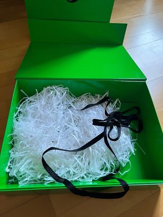 Bottega Veneta - Caja y bolsa verde